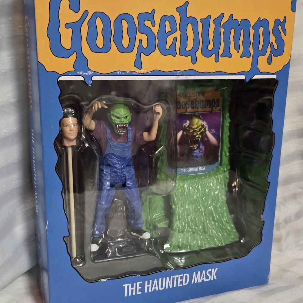 Goosebumps The Haunted Mask Figure Set - Picture 2 of 8